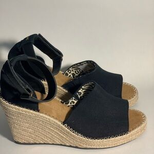 Toms Stylish Black Wedge Sandals - Size W9.5